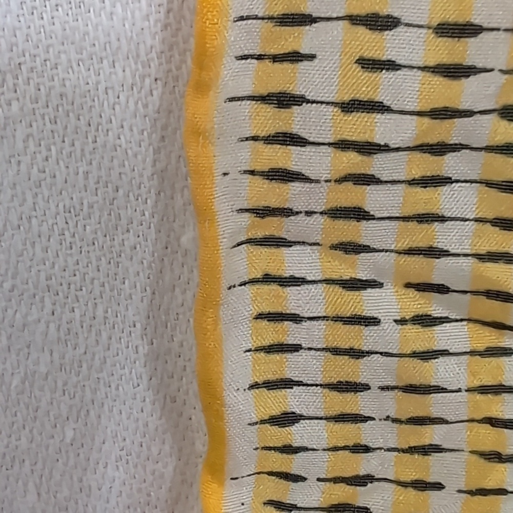 Vintage Momme 6 1/4 Rayon Silk Yellow Border Floral Square Scarf Hand Rolled - Picture 4 of 5